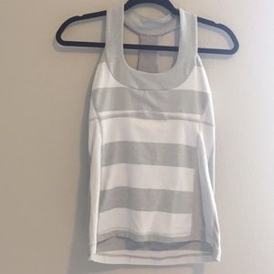 Lululemon shelf bra workout tank size medium